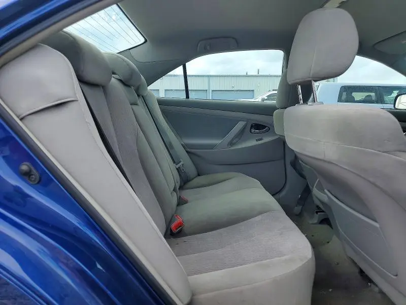 2010 TOYOTA CAMRY LE  