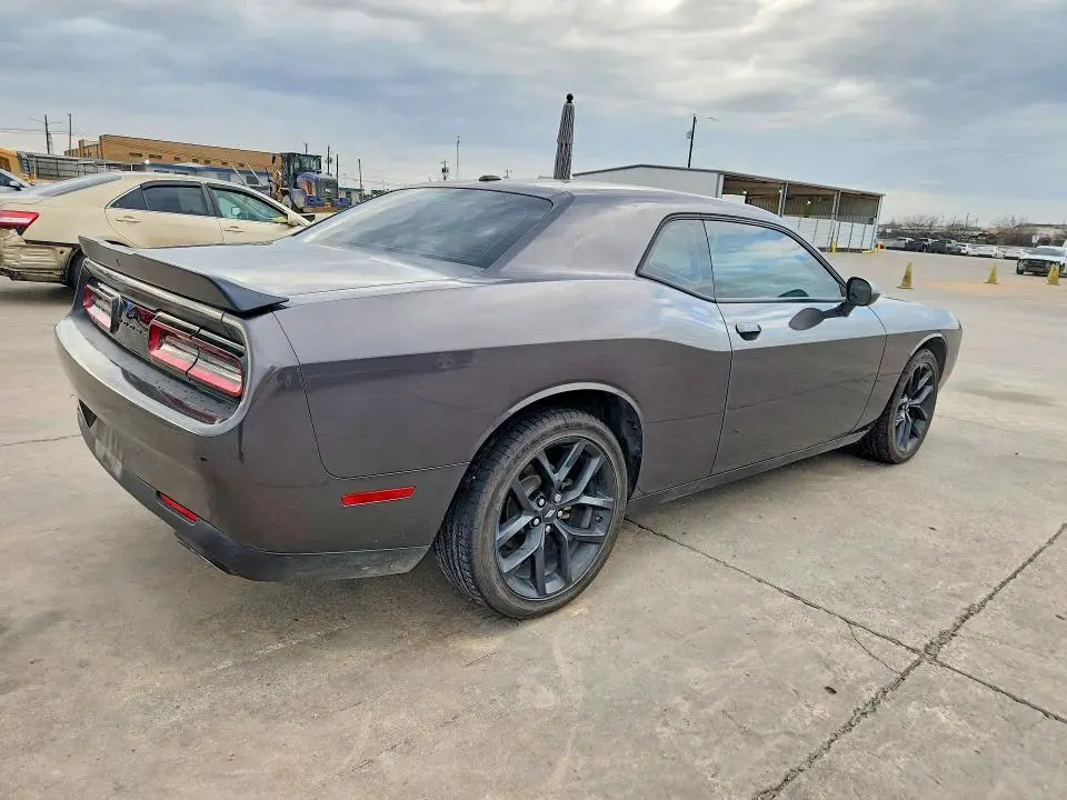 2022 DODGE CHALLENGER SXT  