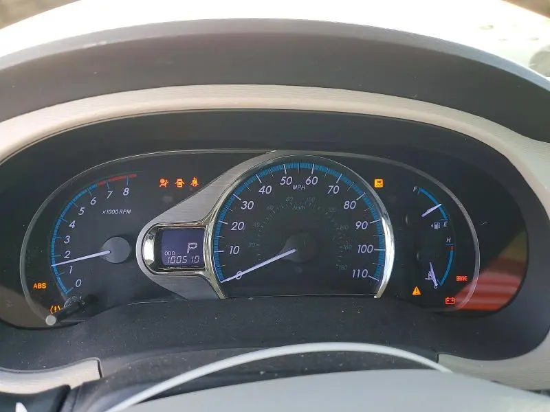 2014 TOYOTA SIENNA XLE 8-PASSENGER  