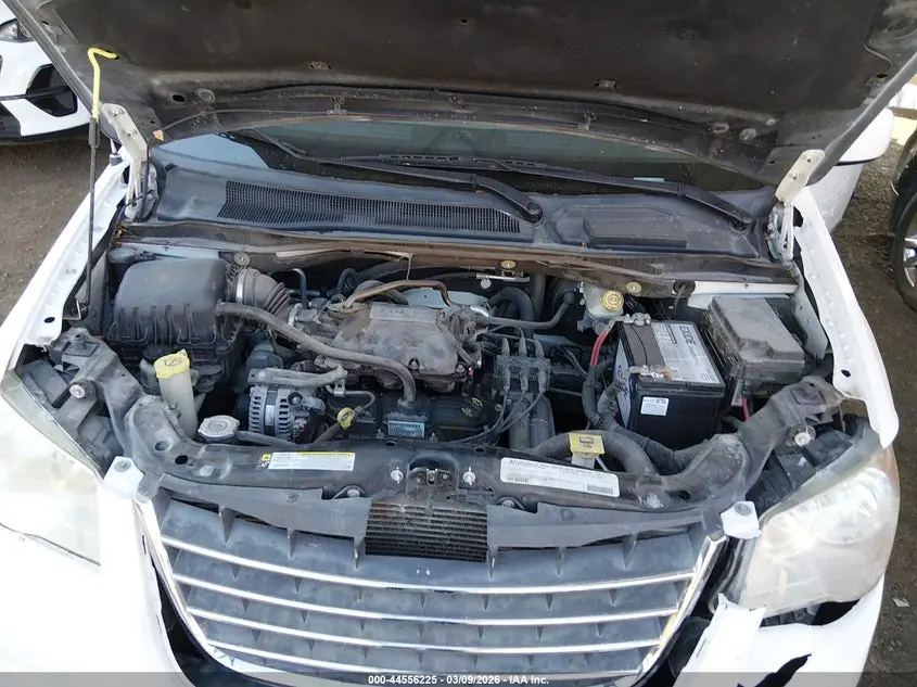 2010 CHRYSLER TOWN & COUNTRY TOURING