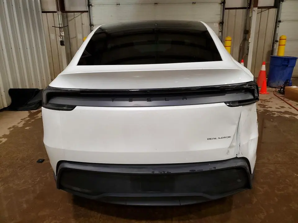 2026 TESLA MODEL Y   