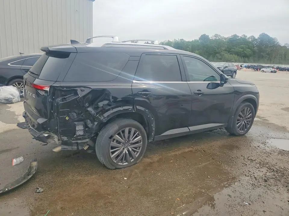 2024 NISSAN PATHFINDER SL  