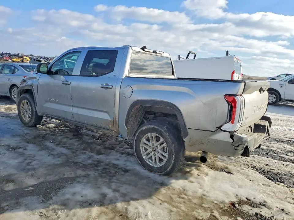2025 TOYOTA TUNDRA CREWMAX SR  