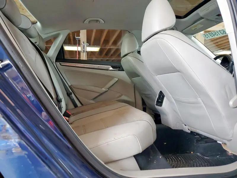 2016 VOLKSWAGEN PASSAT SE  