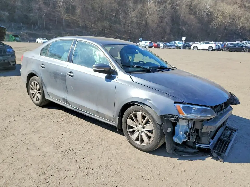 2015 VOLKSWAGEN JETTA SE  