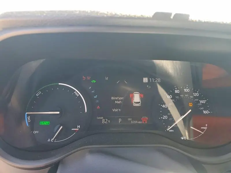 2025 TOYOTA SIENNA LE  