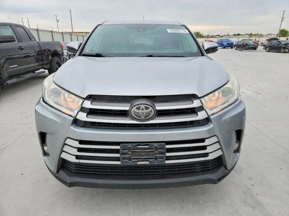 2019 TOYOTA HIGHLANDER XLE  