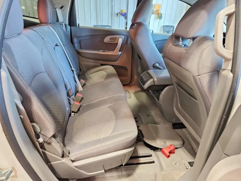 2012 CHEVROLET TRAVERSE LS  