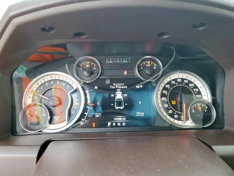 2016 RAM 1500 SLT  