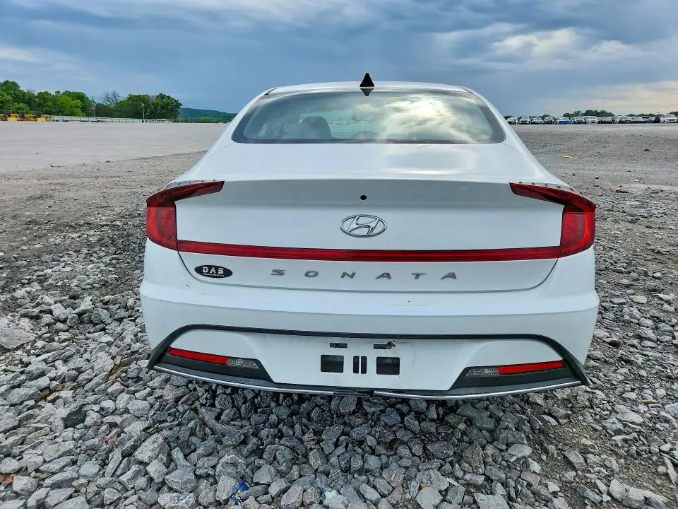 2021 HYUNDAI SONATA SE  