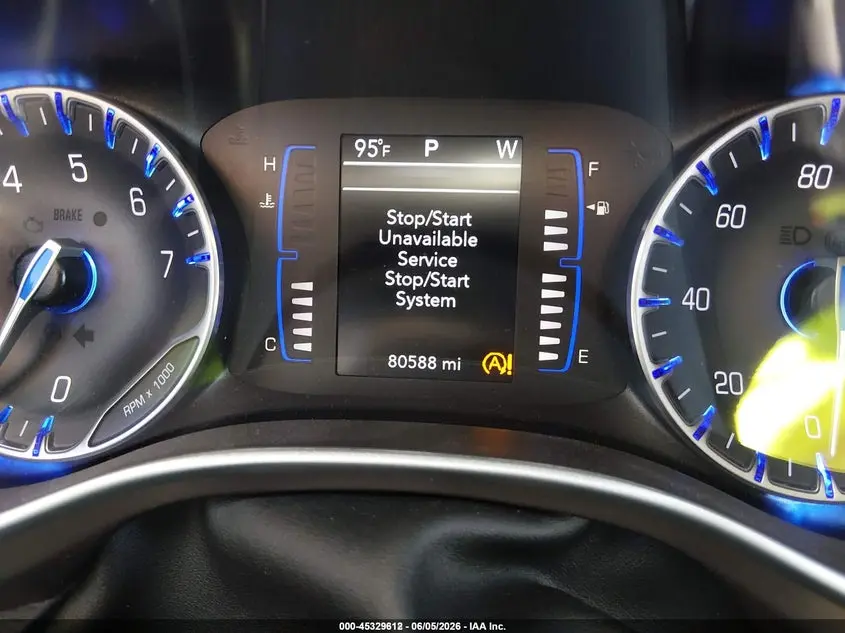 2021 CHRYSLER VOYAGER LX