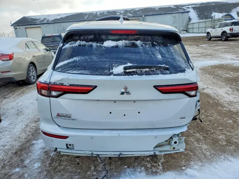 2024 MITSUBISHI OUTLANDER SE  