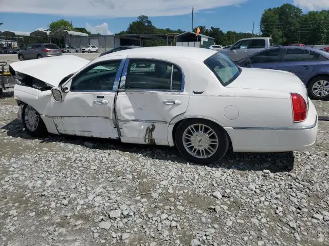 2010 LINCOLN TOWN CAR SIGNATURE LIMITED  