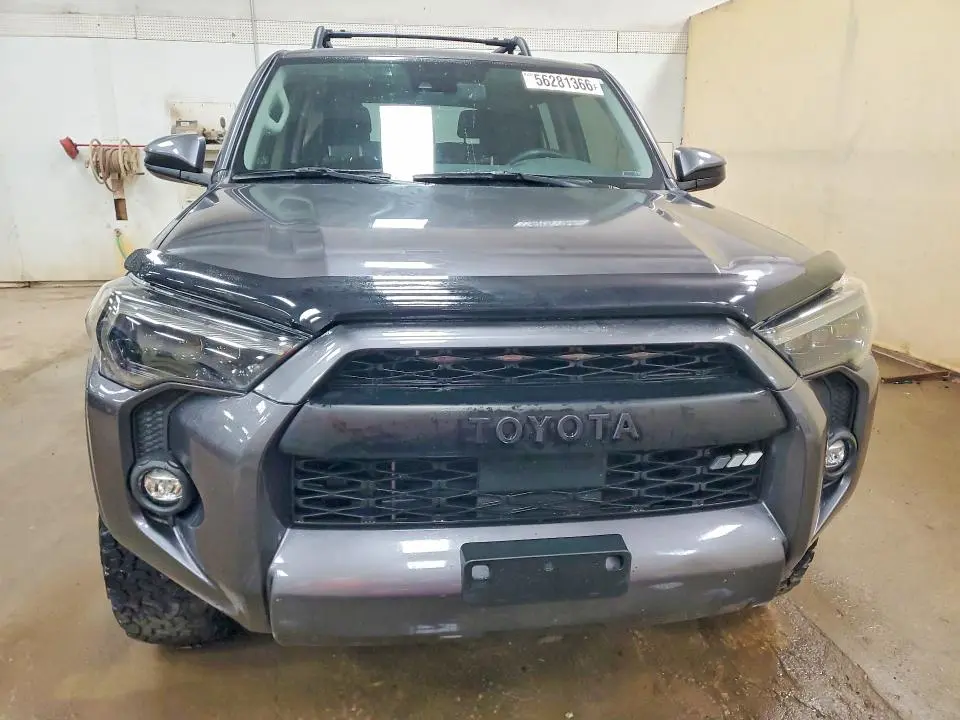 2022 TOYOTA 4RUNNER SR5  