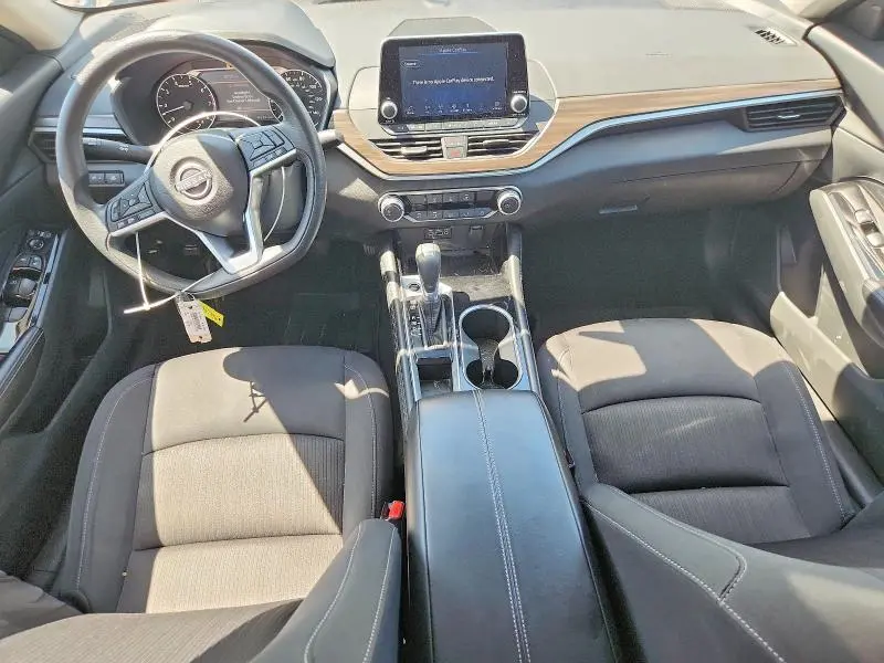 2023 NISSAN ALTIMA SV  