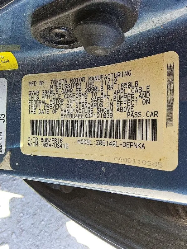 2013 TOYOTA COROLLA LE  