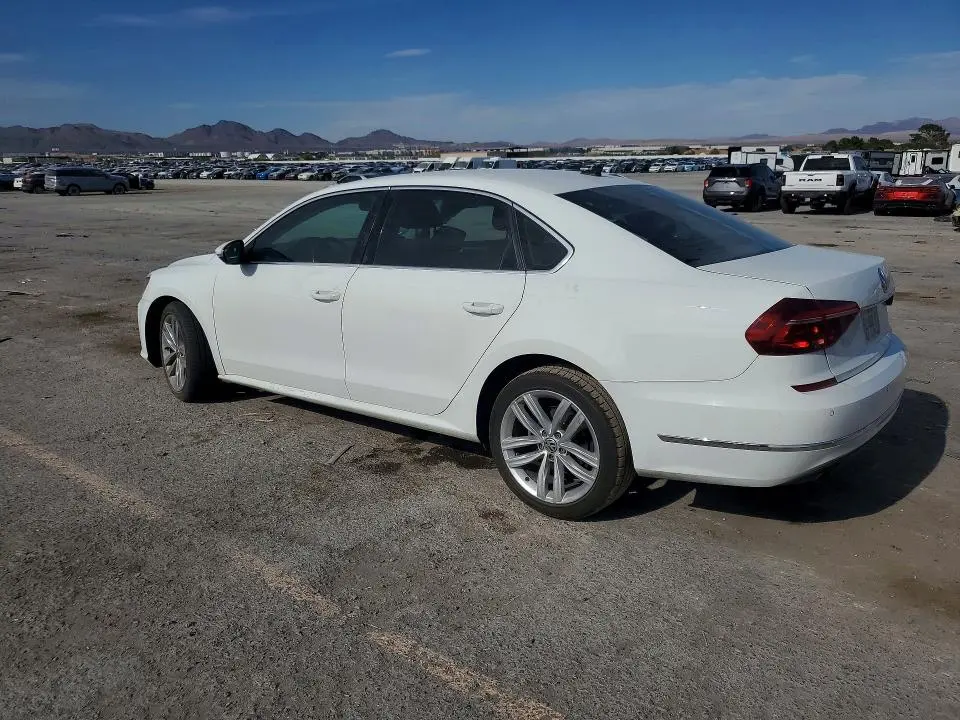 2018 VOLKSWAGEN PASSAT SE  