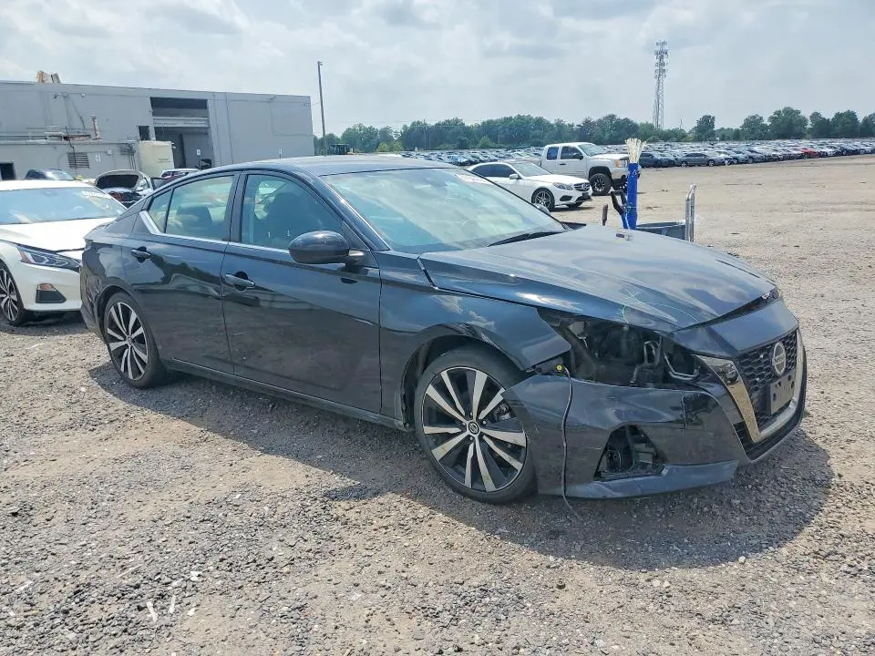 2022 NISSAN ALTIMA SR  