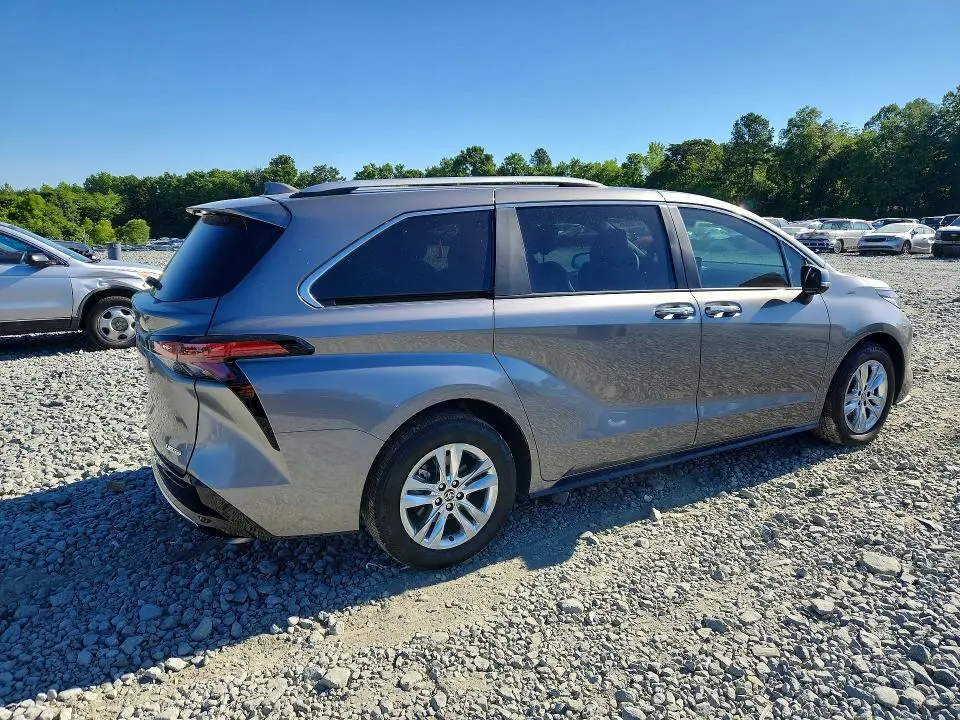 2026 TOYOTA SIENNA LIMITED 7-PASSENGER  