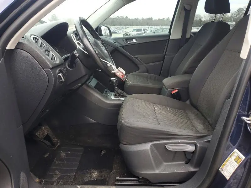 2013 VOLKSWAGEN TIGUAN S  