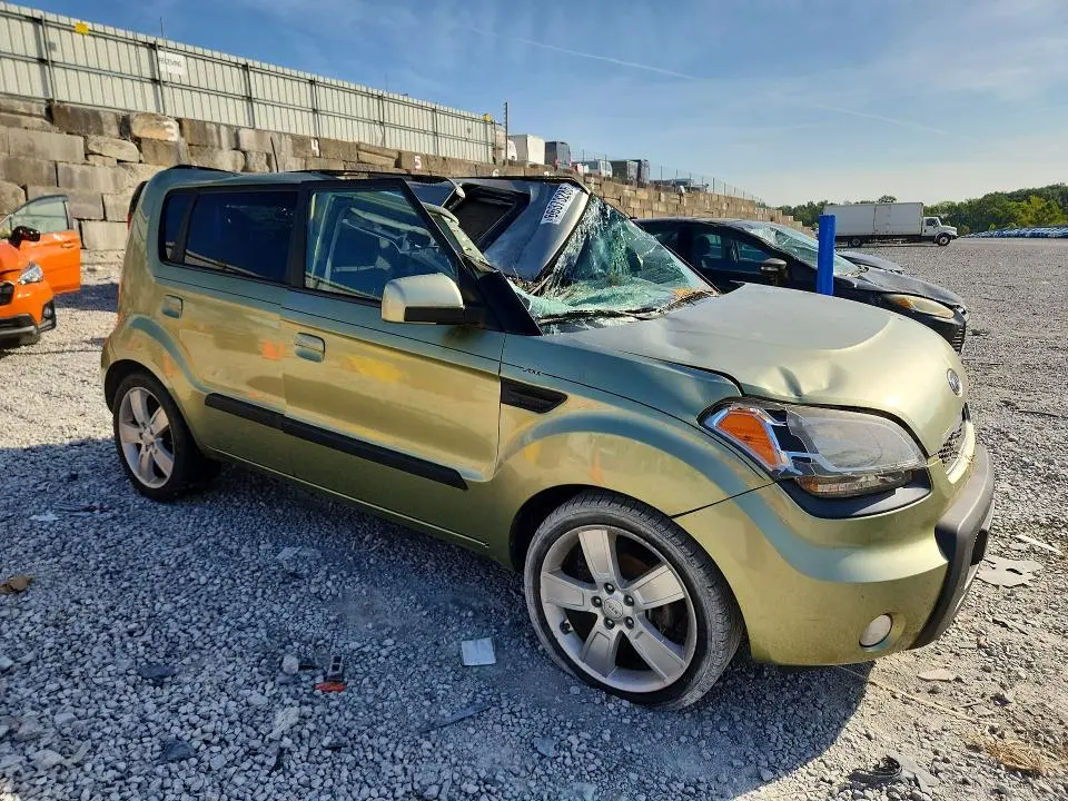 2010 KIA SOUL +  
