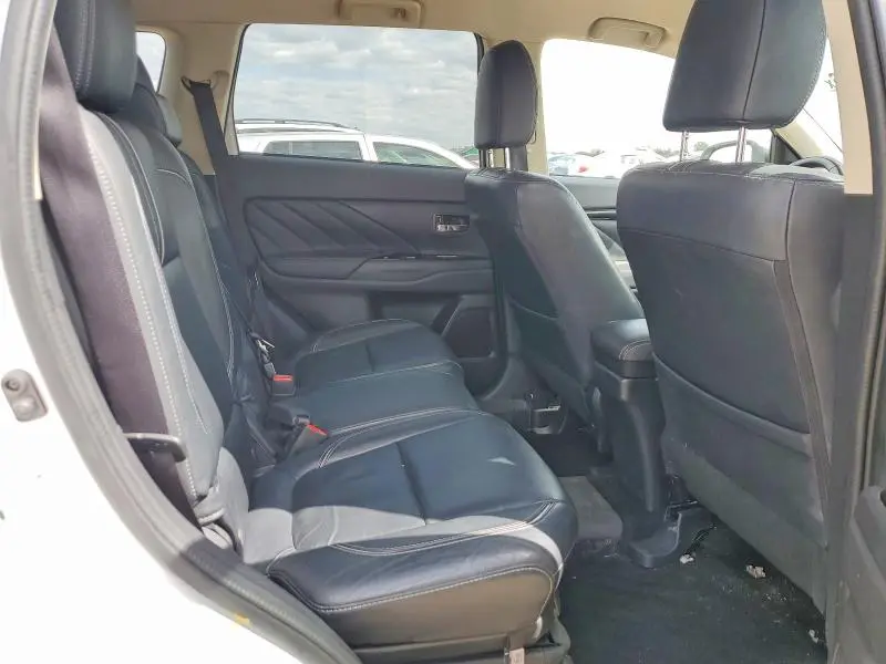 2018 MITSUBISHI OUTLANDER SE  