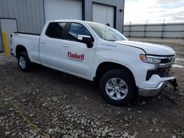 2024 CHEVROLET SILVERADO K1500 LT  