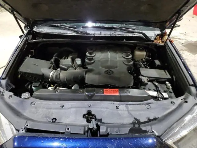 2023 TOYOTA 4RUNNER SE  