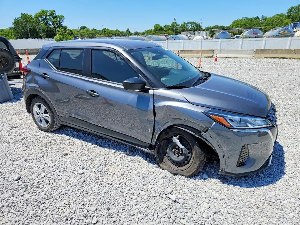 2024 NISSAN KICKS S  
