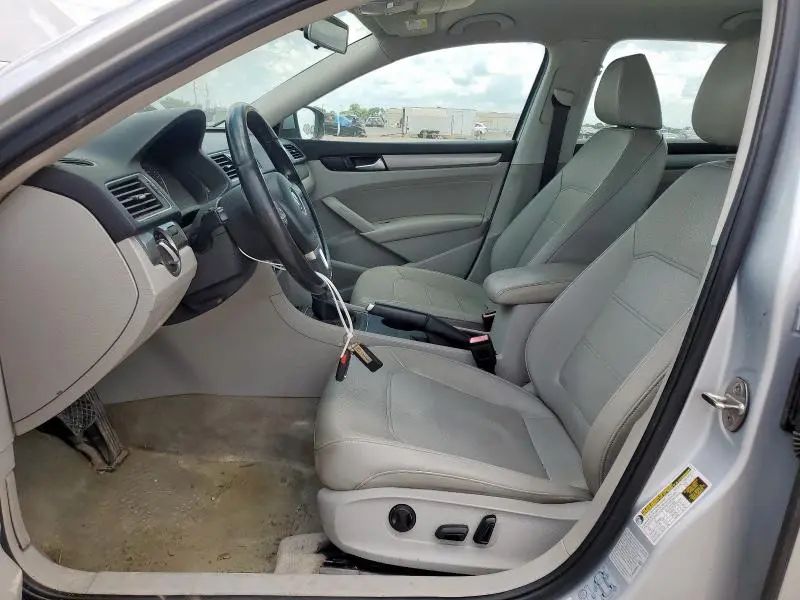 2015 VOLKSWAGEN PASSAT S  