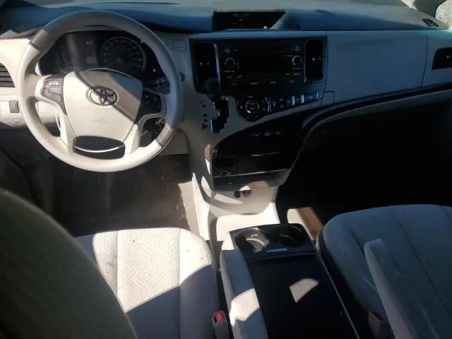 2014 TOYOTA SIENNA LE  