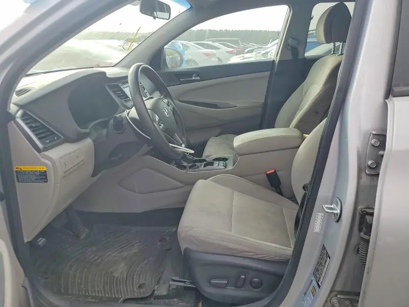 2017 HYUNDAI TUCSON SE  