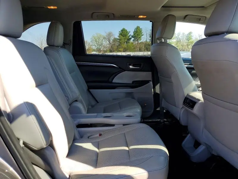2016 TOYOTA HIGHLANDER LIMITED  