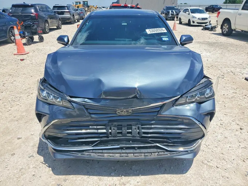 2020 TOYOTA AVALON XLE  