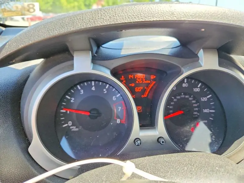 2014 NISSAN JUKE SV  