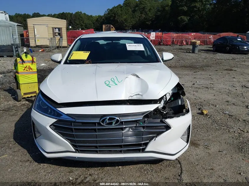 2019 HYUNDAI ELANTRA SE