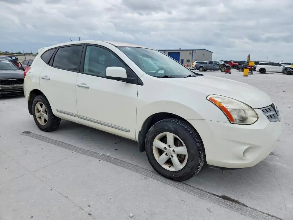 2013 NISSAN ROGUE S  