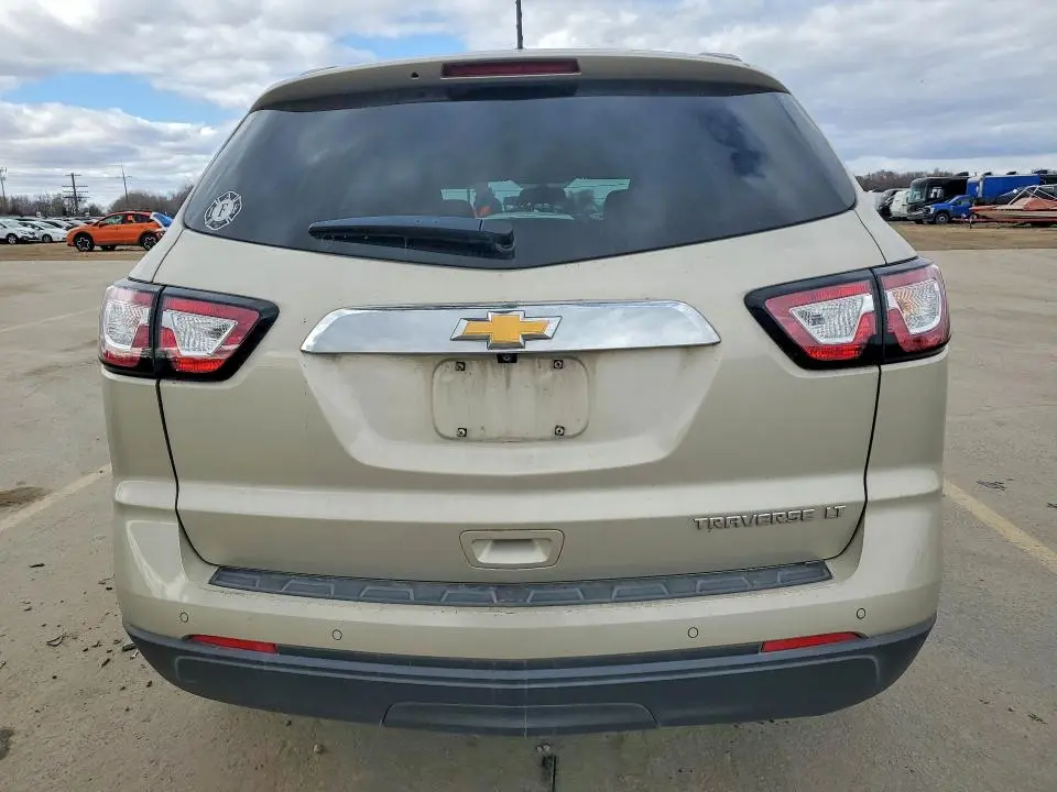 2014 CHEVROLET TRAVERSE LT  