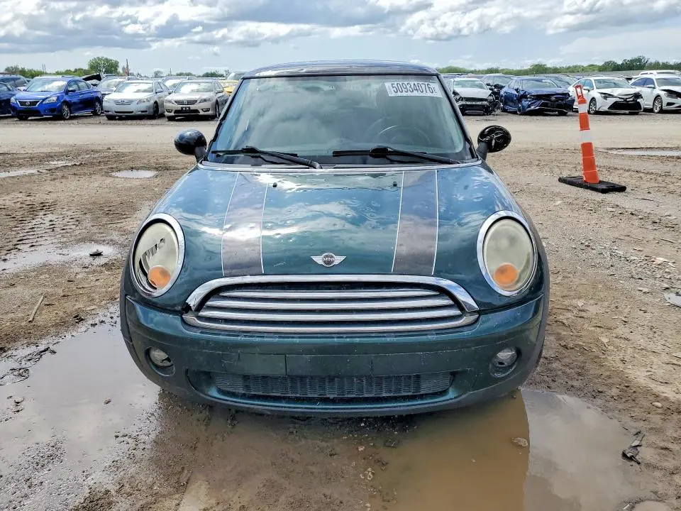 2010 MINI COOPER   