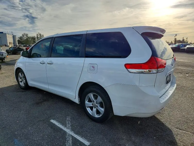 2012 TOYOTA SIENNA   