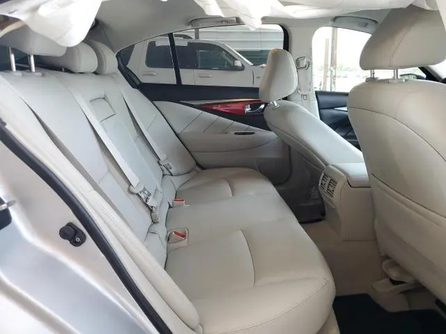 2018 INFINITI Q50 LUXE  