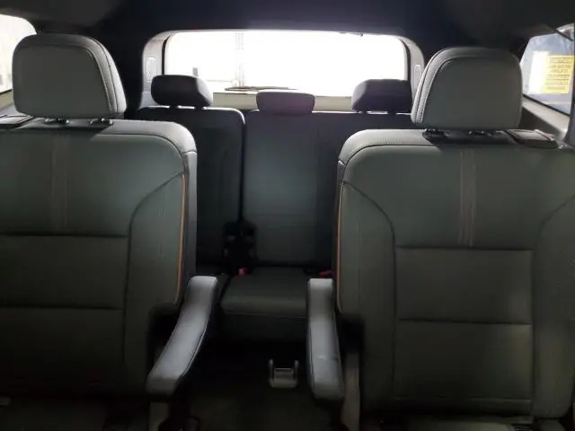 2025 GMC ACADIA AT4  