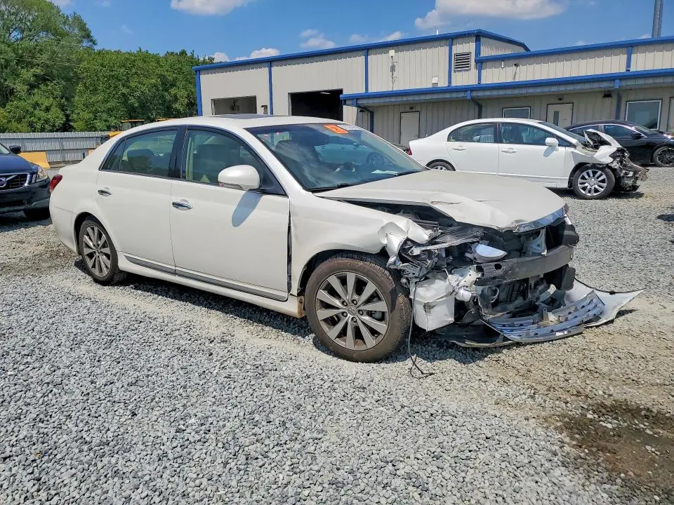 2011 TOYOTA AVALON LIMITED  