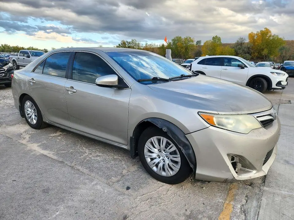 2013 TOYOTA CAMRY LE  