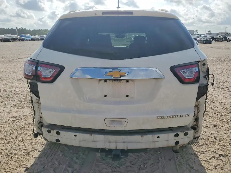 2014 CHEVROLET TRAVERSE LT  