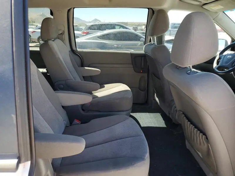 2014 KIA SEDONA LX  