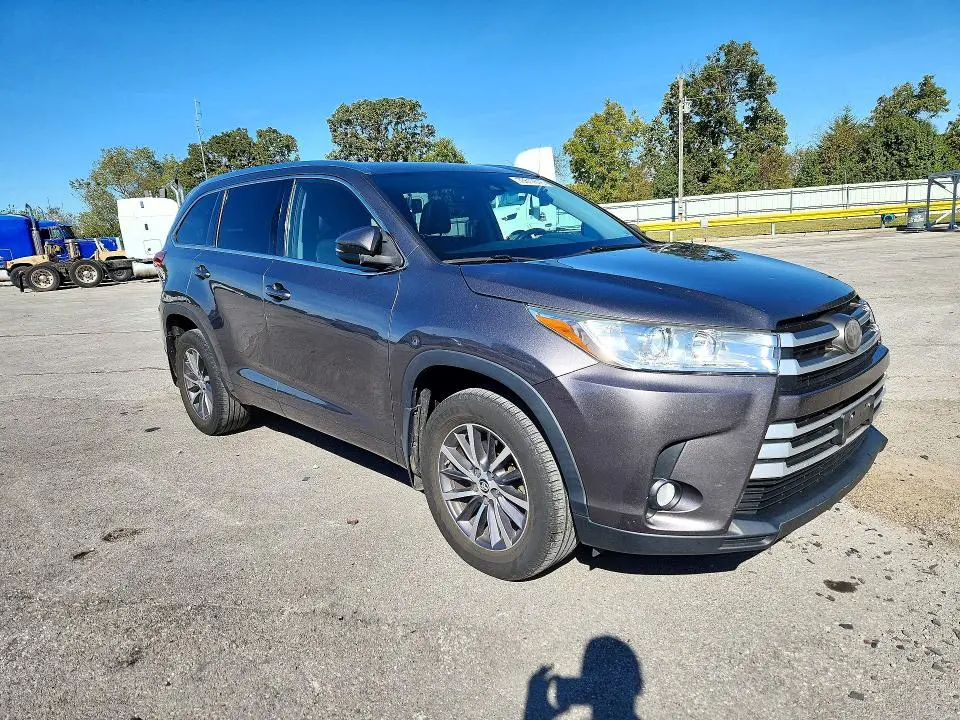 2018 TOYOTA HIGHLANDER XLE  