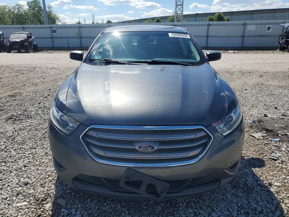 2018 FORD TAURUS SE  