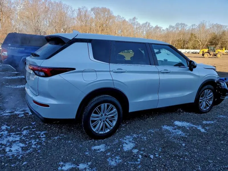 2023 MITSUBISHI OUTLANDER ES  