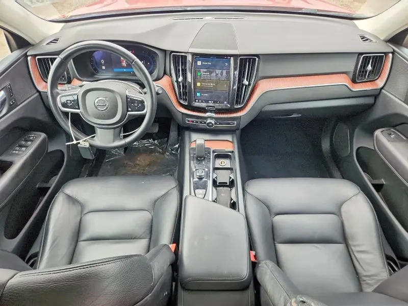 2023 VOLVO XC60 PLUS  